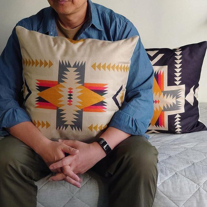 ネメスのクッションカバー CHRISTOPHER NEMETHのアイテムを使った人気